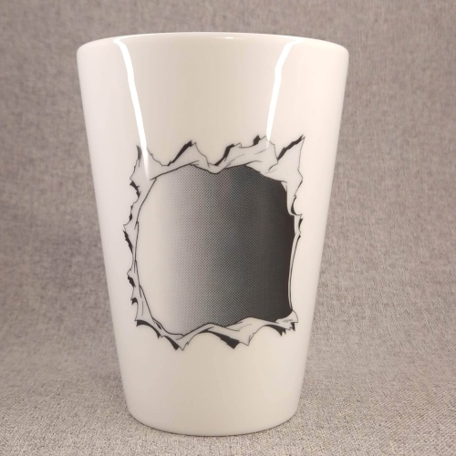 Upcycling Tasse "Loch #2"