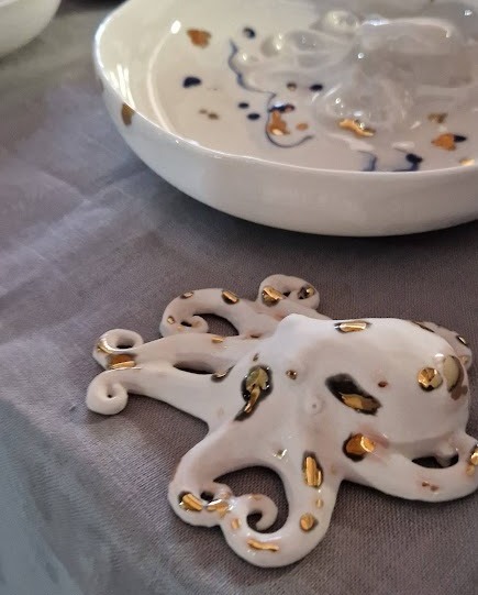 Porcelain dancing skull